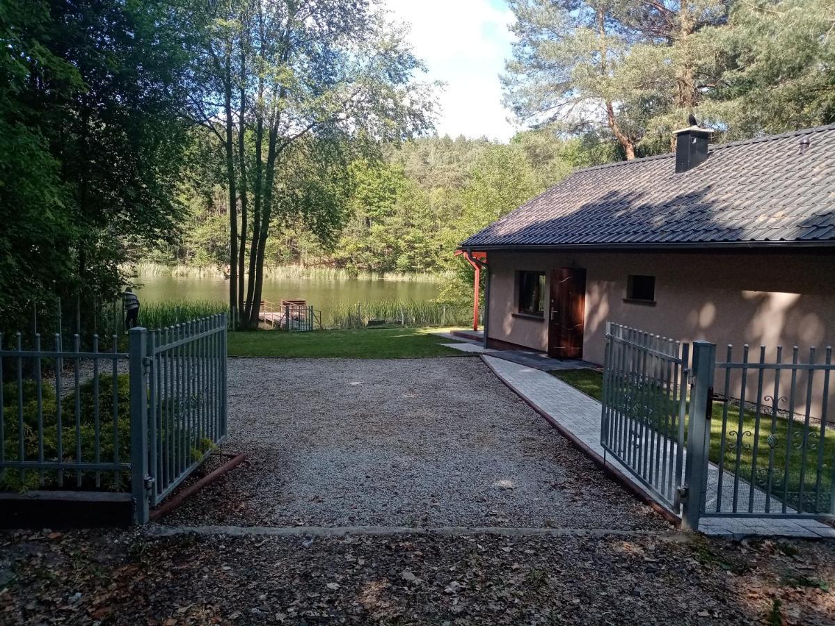 Urokliwy Domek Nad Brzegiem Jeziora Lubiatow  Exterior photo