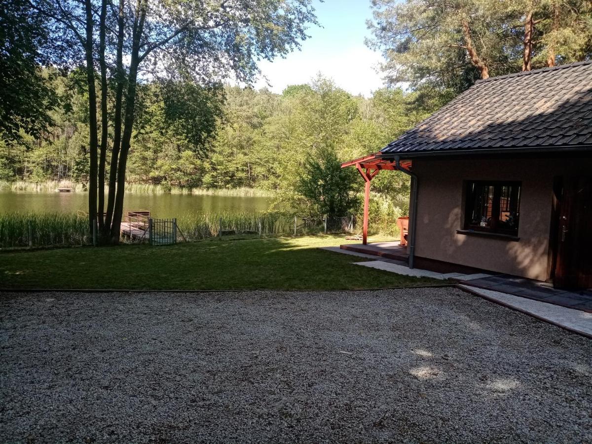 Urokliwy Domek Nad Brzegiem Jeziora Lubiatow  Exterior photo